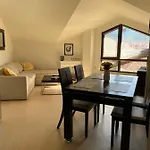 Art In With Mountain View بانسكو