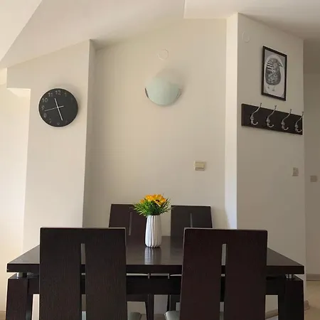 Apartment Art In With Mountain View