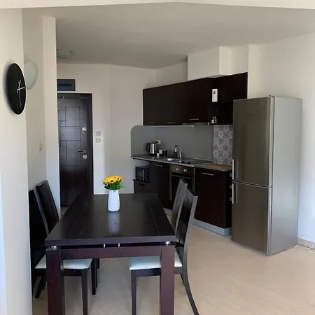 Art In With Mountain View Apartment *