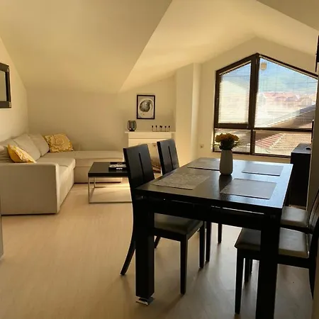 Art In With Mountain View Μπάνσκο