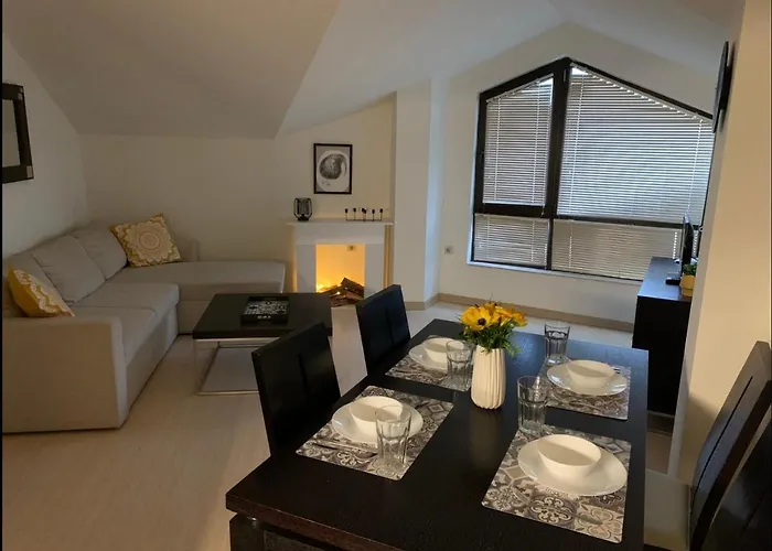 Art In With Mountain View * بانسكو