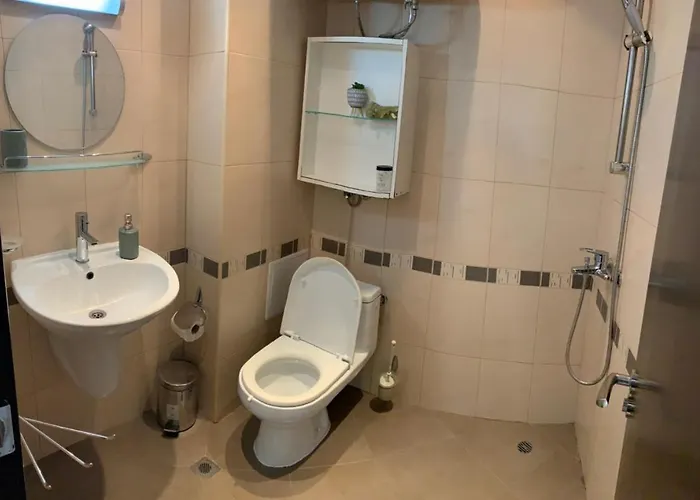 Art In With Mountain View *